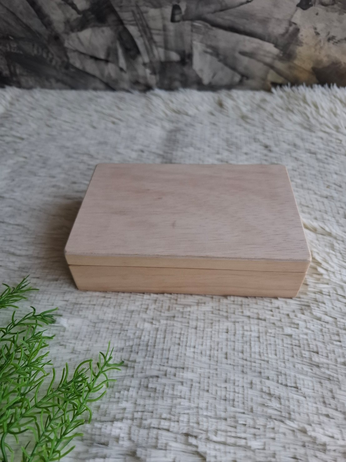 กล่องไม้ฝาครอบ