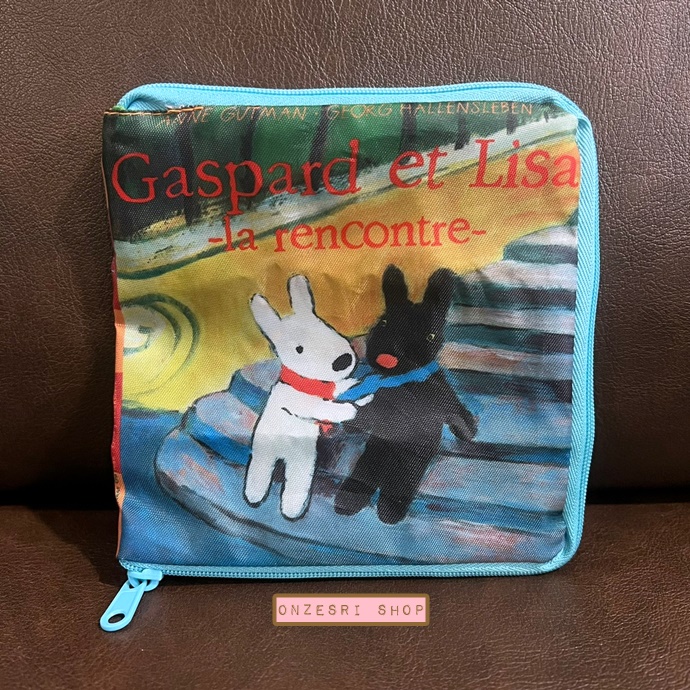 กระเป๋า Gaspard et Lisa Picture Book Pouch Collection แบบ Gaspard et Lisa -la rencontre- ขนาด 14.5 x 14.5 ซม. (ตอนพับแล้ว)