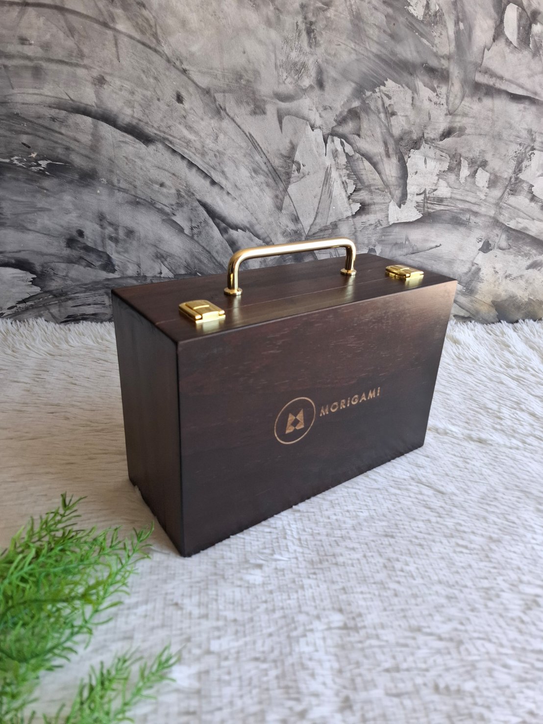 กระเป๋ากล่องไม้