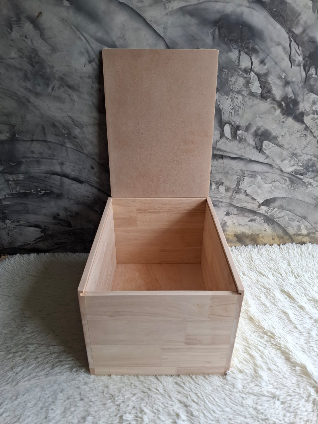 กล่องไม้ใส่โมเดลตุ๊กตา