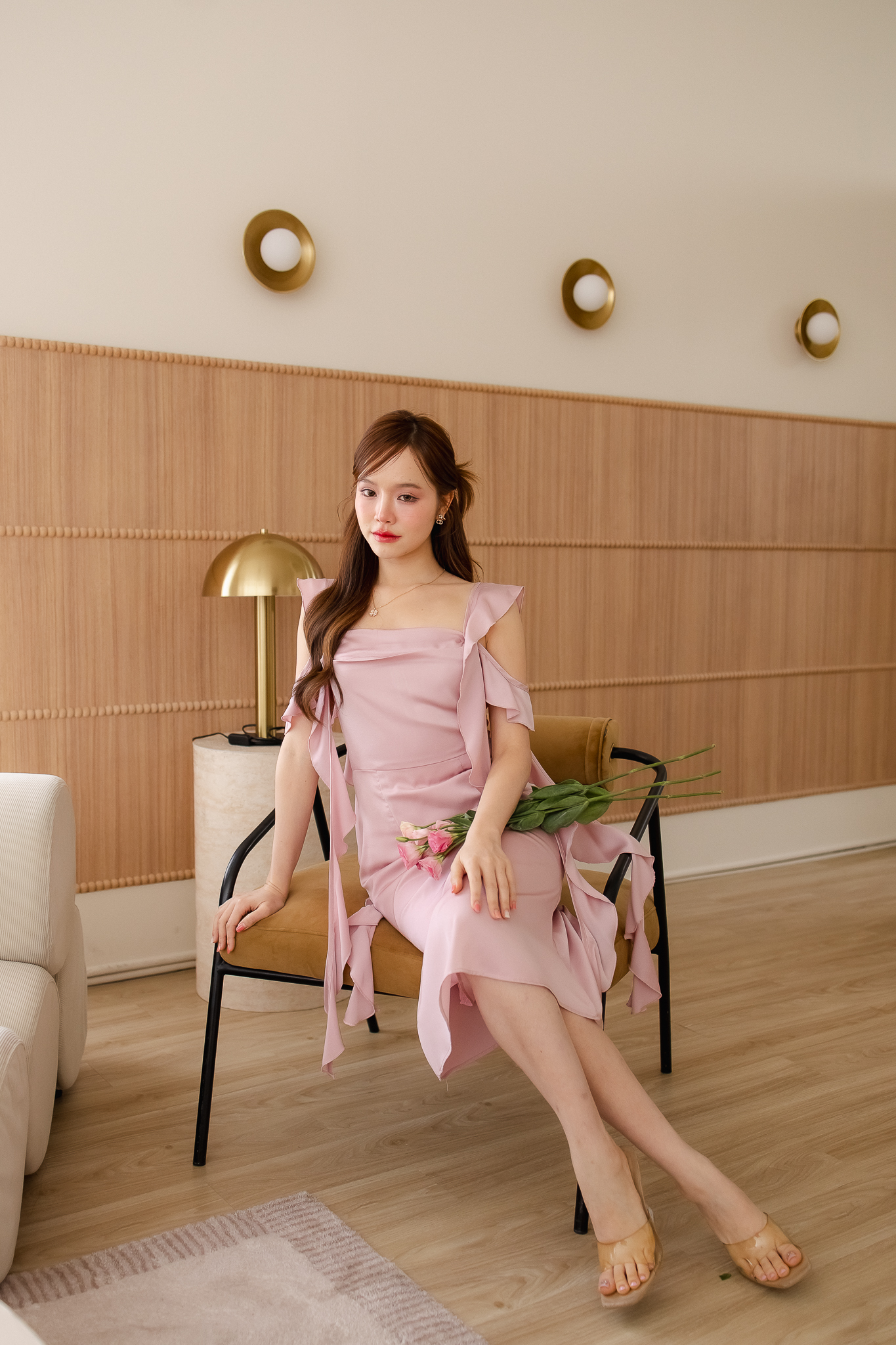 Serene Flutter Sleeve Midi Dress : สีชมพู