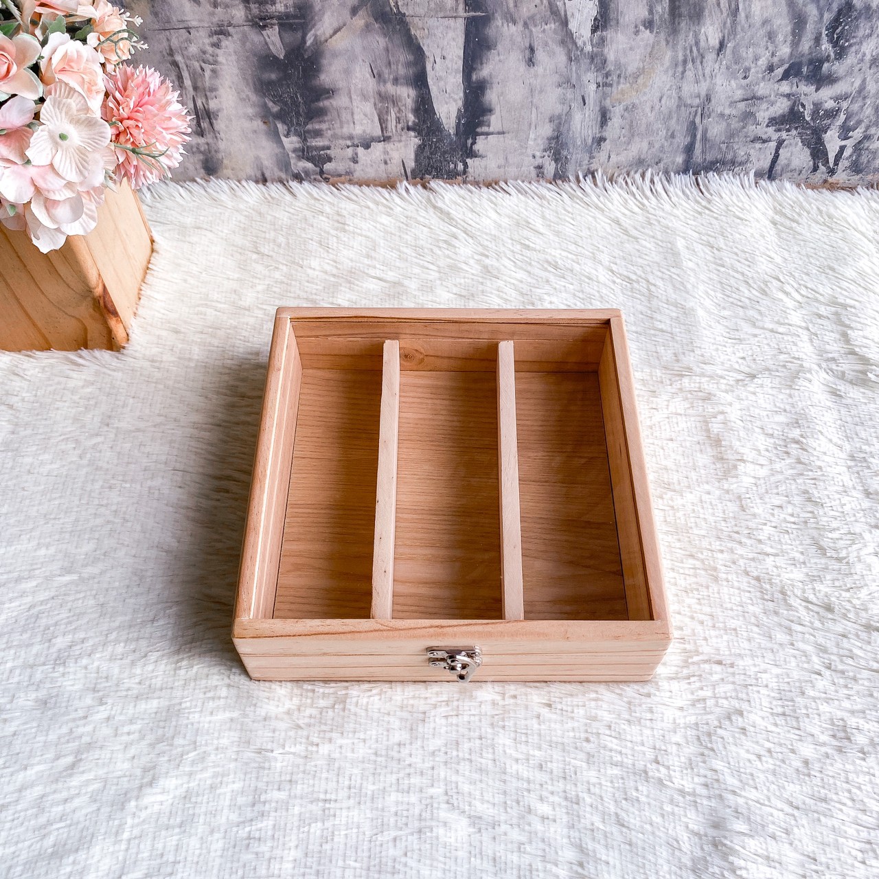 กล่องฝากระจก ฝาล็อค (Wooden box with lock lid)