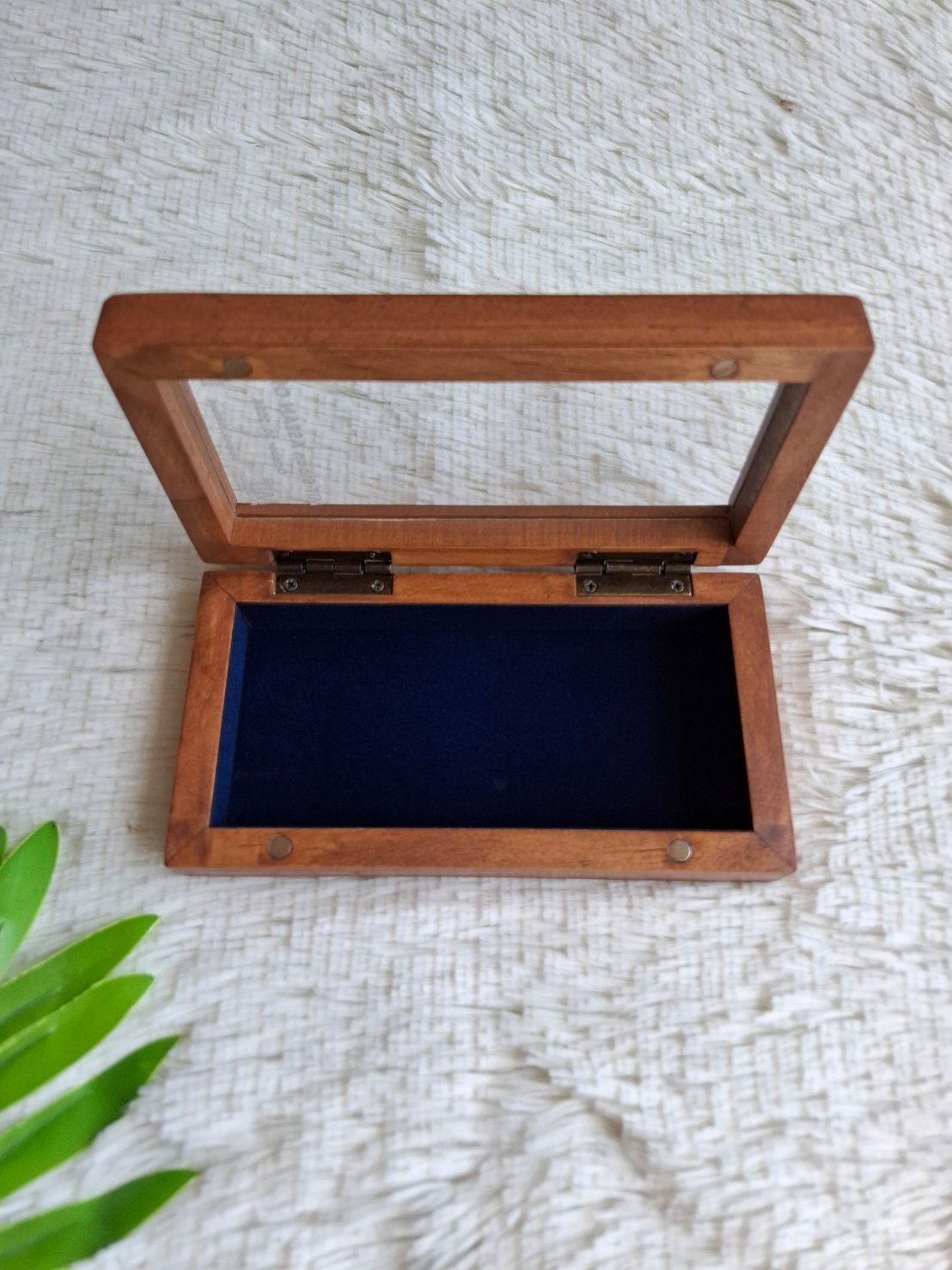 กล่องไม้ฝาล็อคอคิลิค