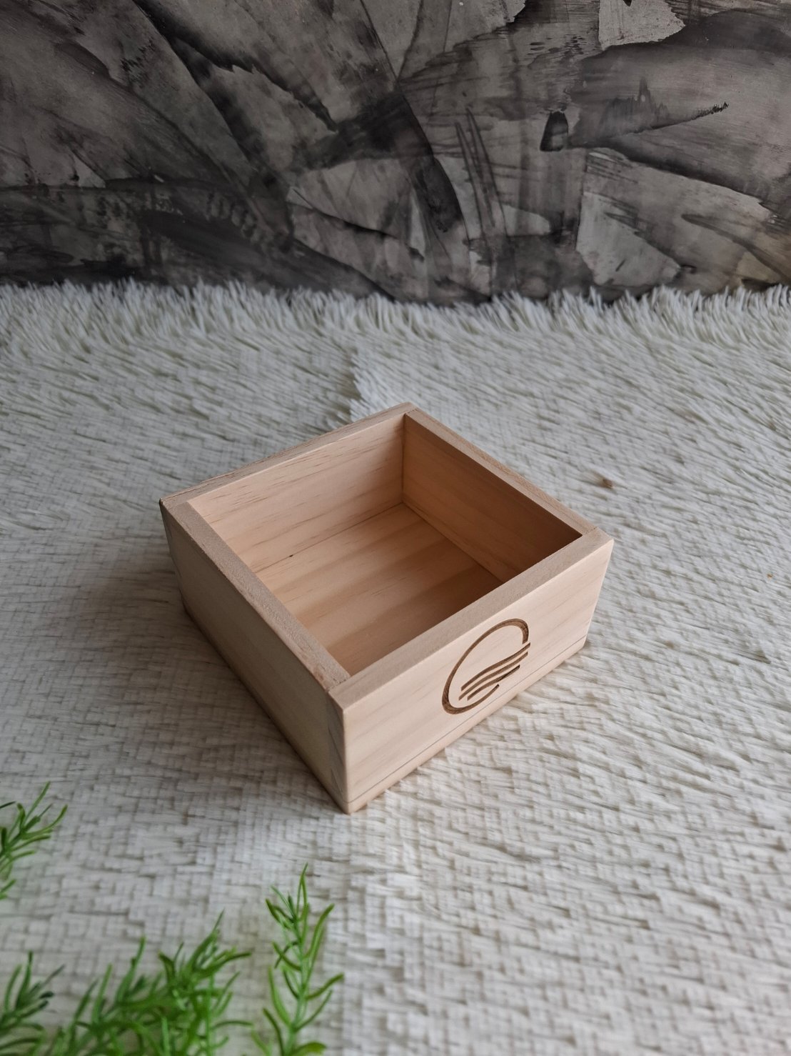 ถาดไม้สน