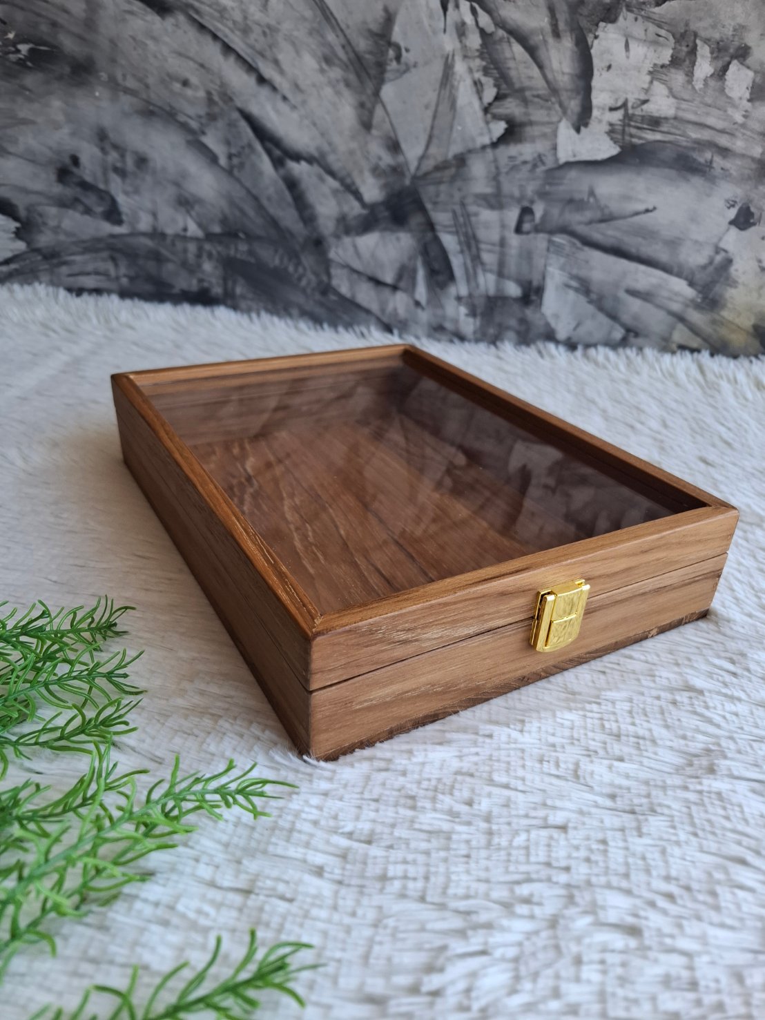 กล่องไม้สักฝาอะครีลิค