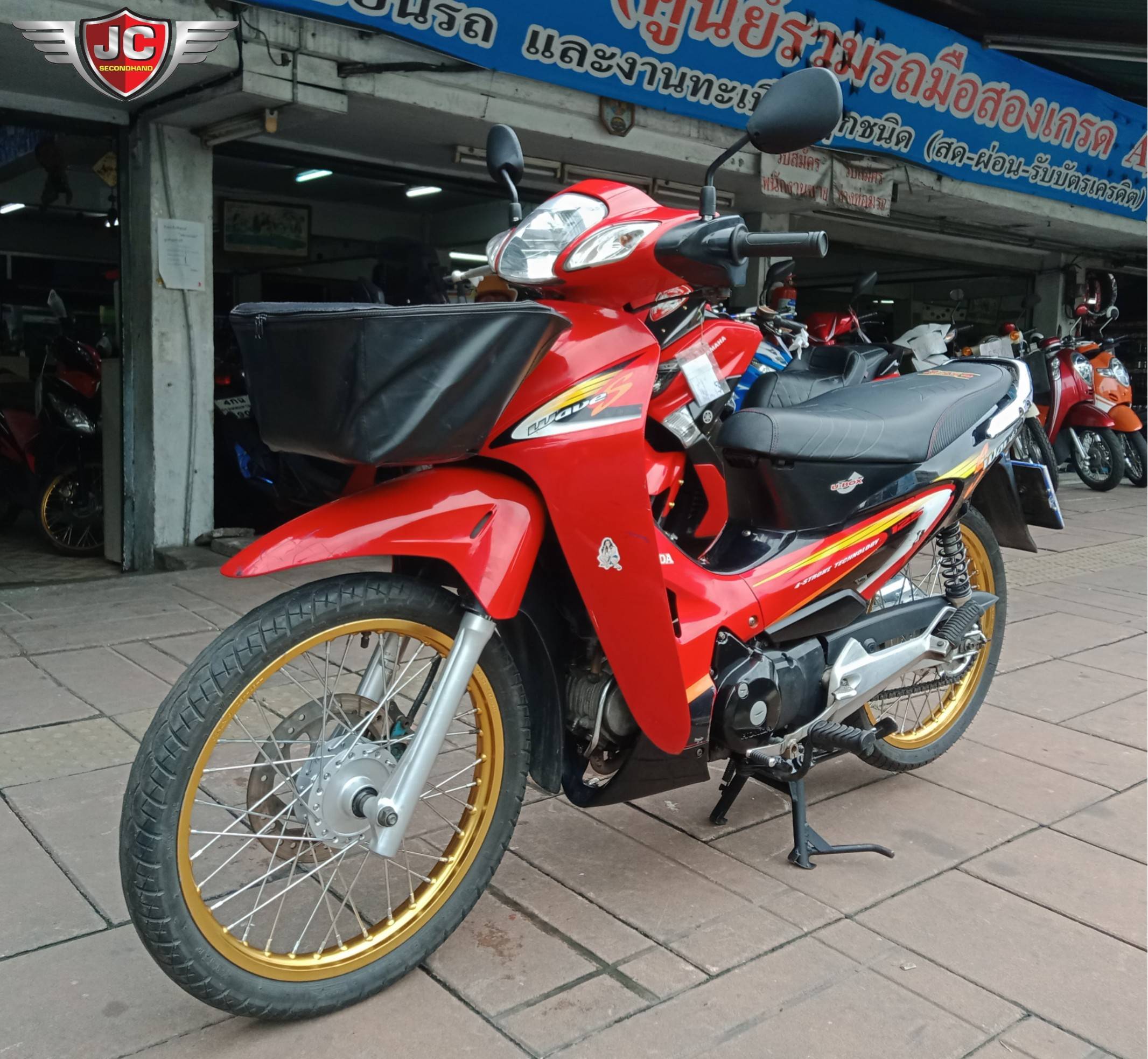 ห๊ะะะ....รถปี45 เจ้าของมือเดียวเนี่ยอ่ะนะ⁉️ รุ่นที่ถามหากันมากสุดๆ HONDA WAVE 125S กลางปี 45 "ไมล์ดิจิตอล" สภาพนี้เรียกว่าหายากมาก ไมล์แท้4หมื่นกว่าโล เครื่องดีเดิมไม่มีควันขาว ชุดสีเดิมแท้ติดรถทั้งคัน ย้ำว่าทั้งคัน