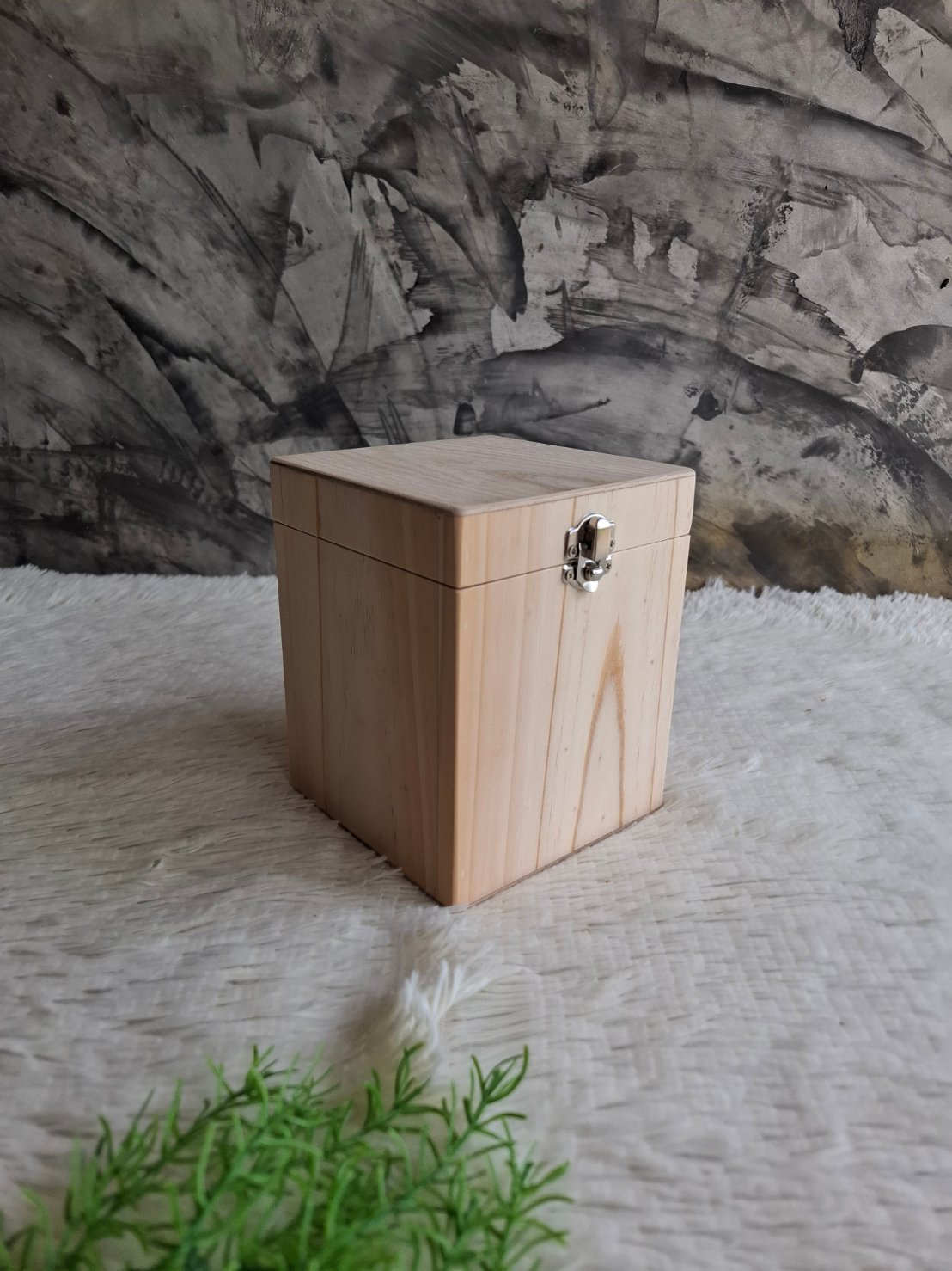 กล่องไม้สนรุปแบบฝาล็อค