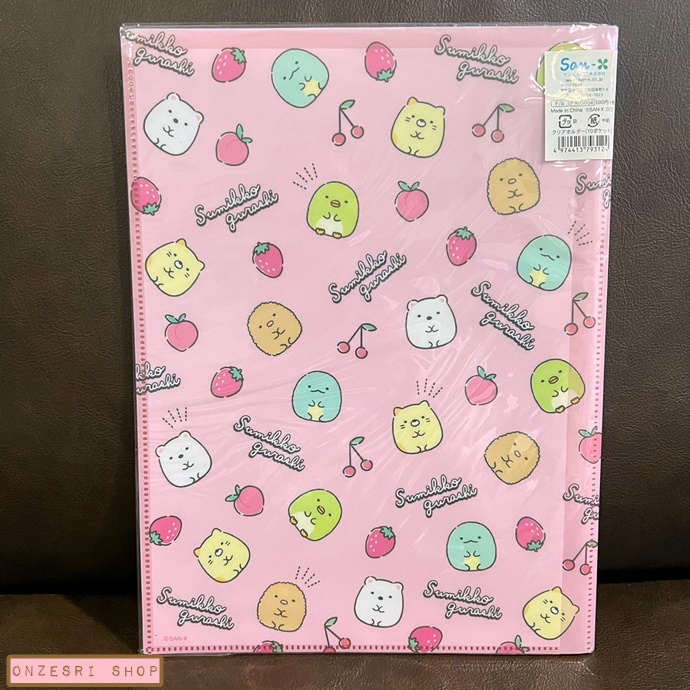 แฟ้มลาย Sumikko Gurashi Fruit สีชมพู ด้านในใส่เอกสารได้สองด้านซ้ายขวา เป็นแบบ pocket ใส่ได้ 10 ช่อง