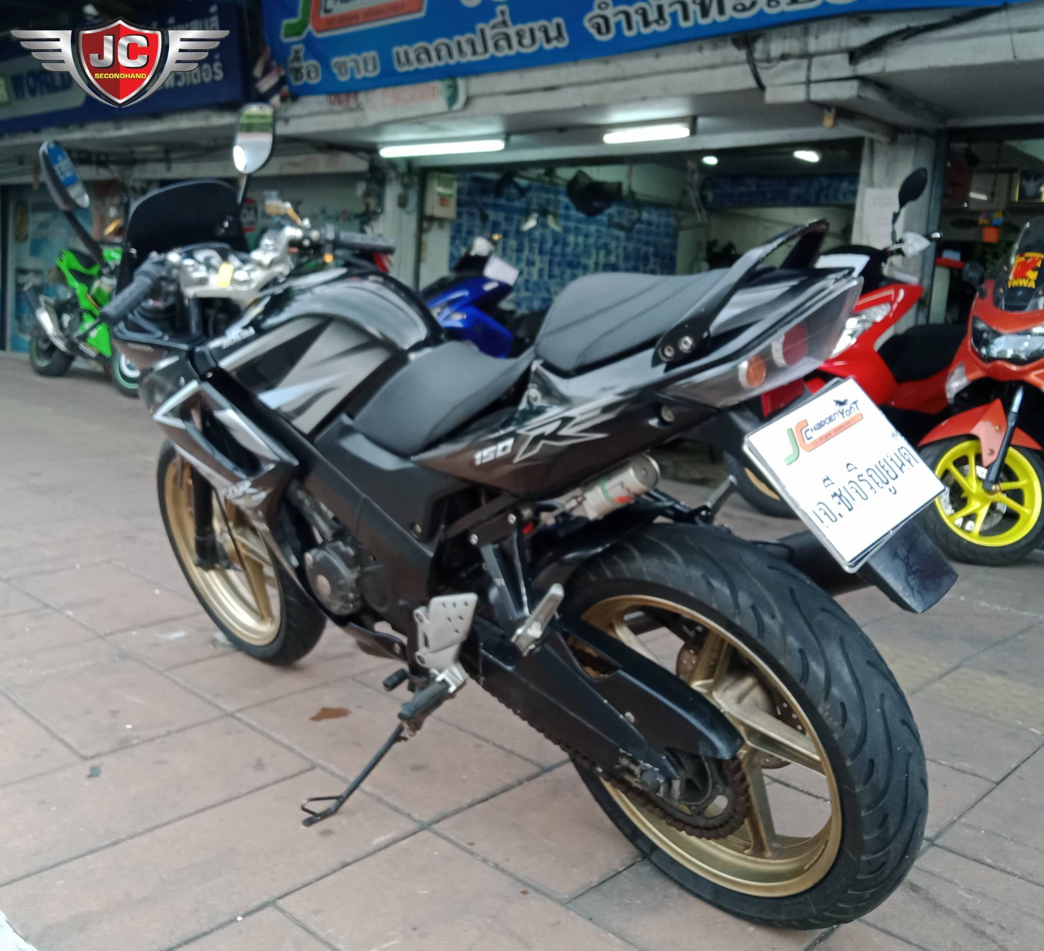 "เก่าแต่เก๋า" รถบ้านเทินร์มา HONDA CBR150~ตัวสุดท้ายของรุ่น~ จดทะเบียนปลายปี52 สภาพภายนอกมาเต็ม แต่เครื่องไม่แกะ ทั้งเงียบทั้งแน่น