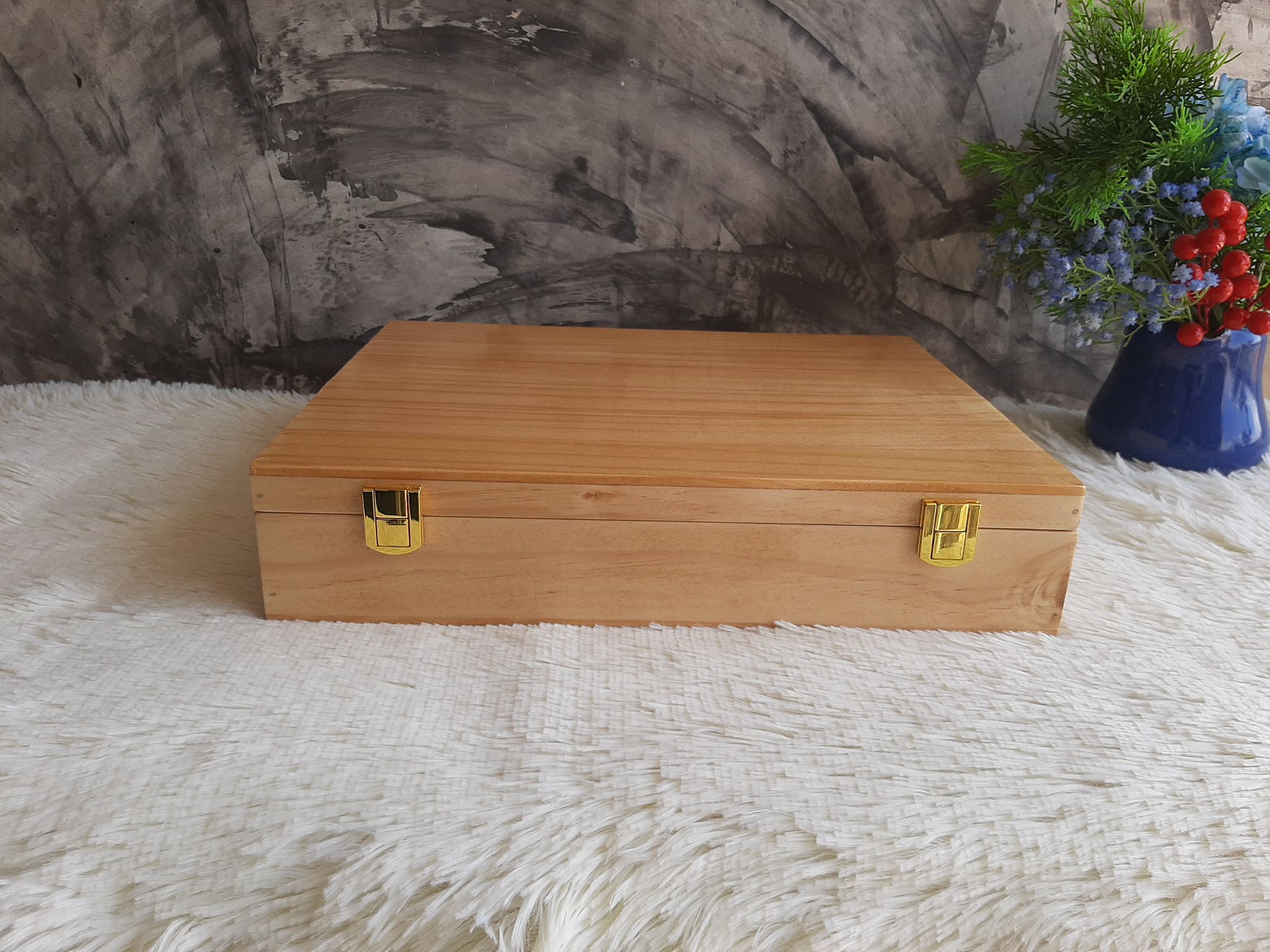 กล่องไม้สนฝาล็อค