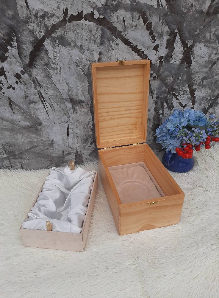 กล่องใส่ถ้วยรางวัล/โล่รางวัล