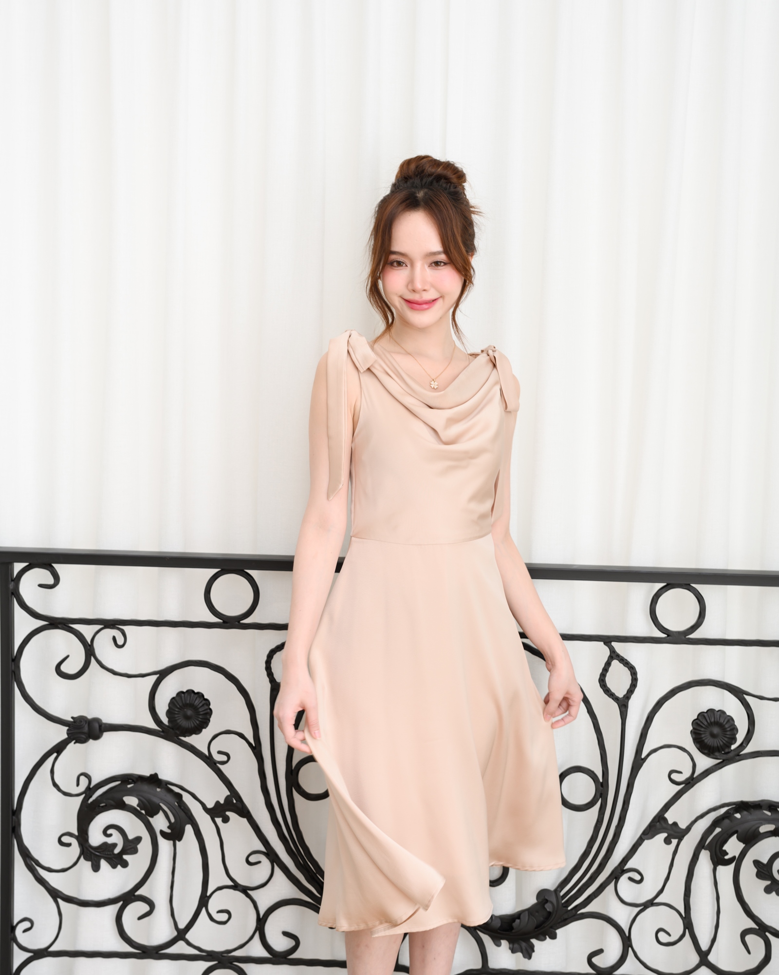 Amour Dress : สีแชมเปญ (โบว์ผูกได้หลายแบบ)