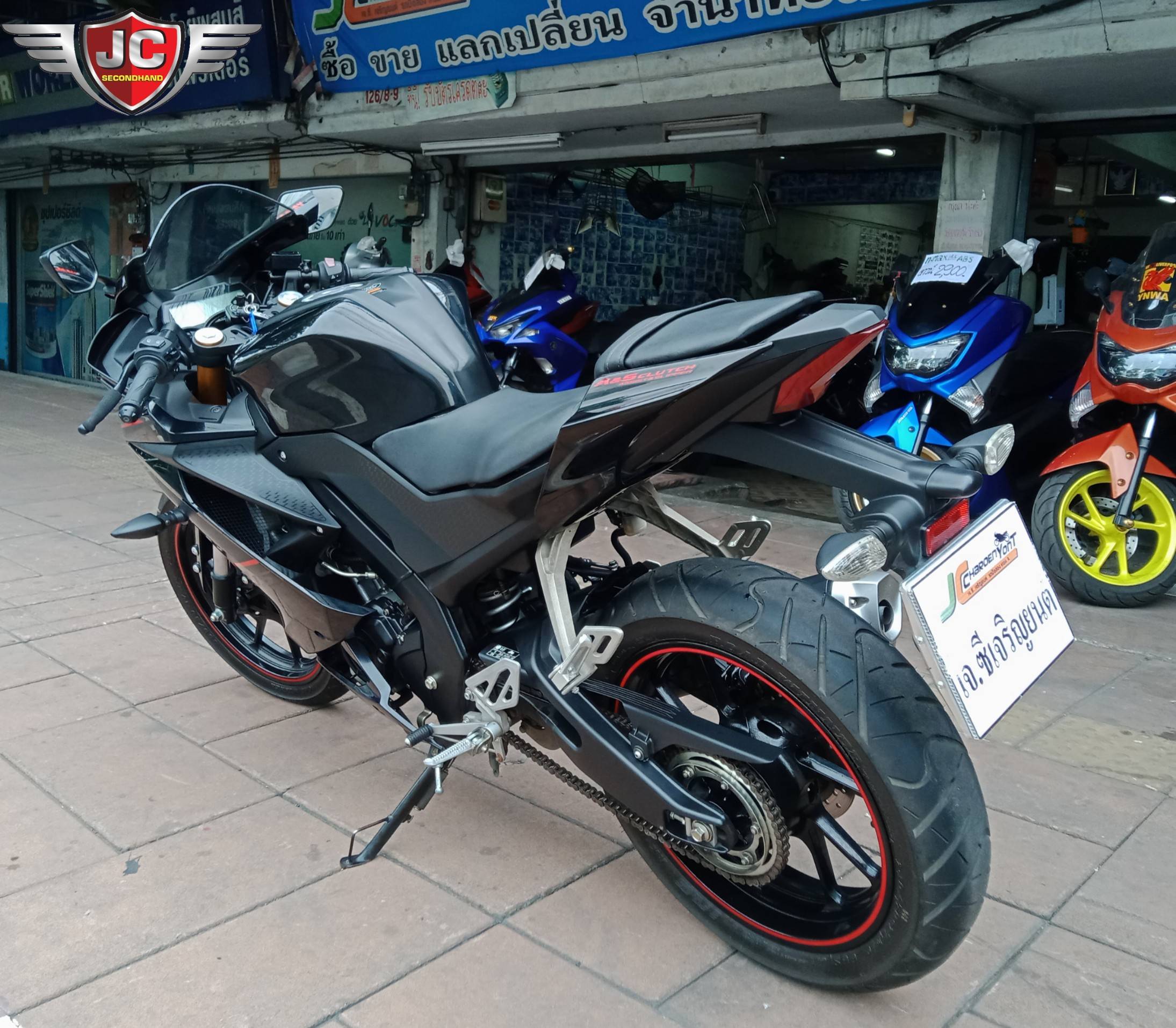 รถบ้านมือเดียว เทิร์นเข้ามาแล้วจร้า ถามหากันจัง YAMAHA R-15 โฉมใหม่ จดทะเบียนกลางปี61 ไมล์ดิจิตอลใช้งานน้อย 1,xxxxโลแท้ เครื่องเดิมจัด ห้องเครื่องใส