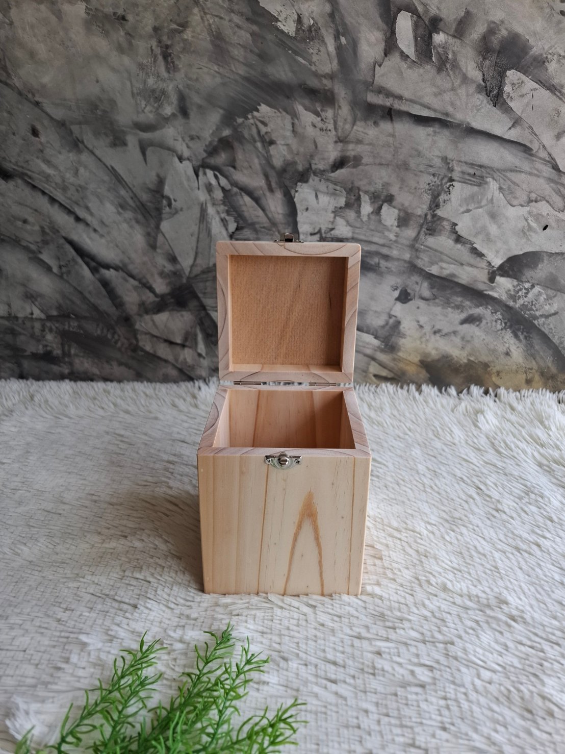 กล่องไม้สนรุปแบบฝาล็อค