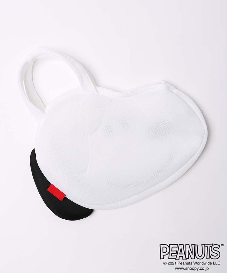 กระเป๋าหิ้ว Snoopy ChaLaundrin Bag แบบหัว Snoopy ขนาด 23.5 x 32.5 x 3 ซม. หูยาว 31.5 ซม. เป็นผ้าเหมือนถุงซักผ้า เอาไว้ใส่ผ้าลงเครื่องได้ หรือใส่ของปกติได้ ใบใหญ่ มีหูหิ้ว