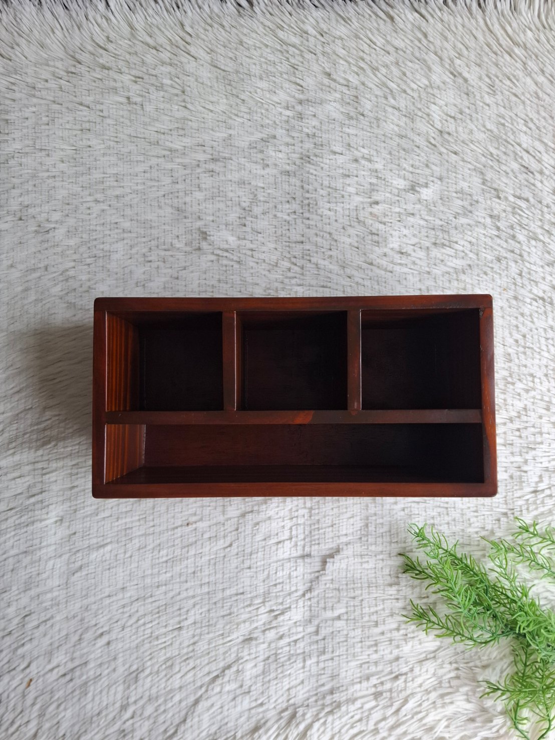 ถาดไม้ใส่ช้อนส้อม