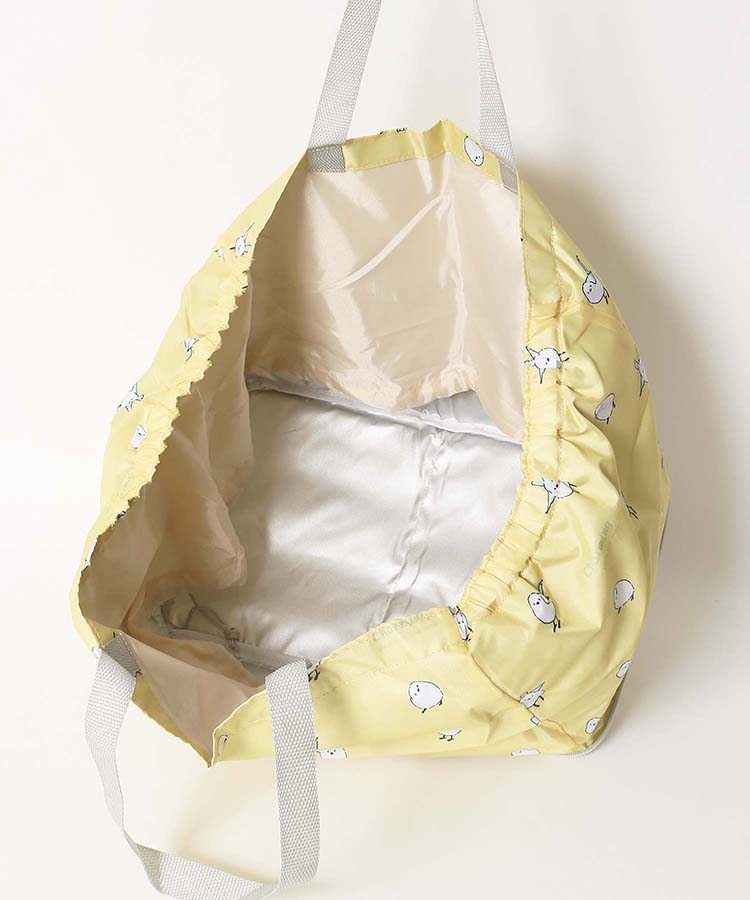 กระเป๋า Chou Chou Chepeli Shopping Bag ลายน้องหมา Toy Poodle ใบใหญ่ พับได้ ขนาด 28.5 x 37 x 25.5 ซม. เป็นแบบรูดเชือก ด้านในบุฟอยล์ เก็บอุณหภูมิได้ (ลายแบบรูปแรก รูปต่อ ๆ มาให้ดูตอนกางออกว่าเป็นแบบนี้)