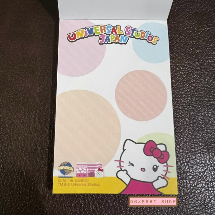 เซ็ตสมุดฉีกเล่มเล็ก 3 เล่ม ลายรวม Characters (USJ) แบบ Hello Kitty & Minion ขนาด 6 x 9 ซม. เล่มละ 60 แผ่น มีขายเฉพาะที่ Universal Studios Japan เท่านั้น