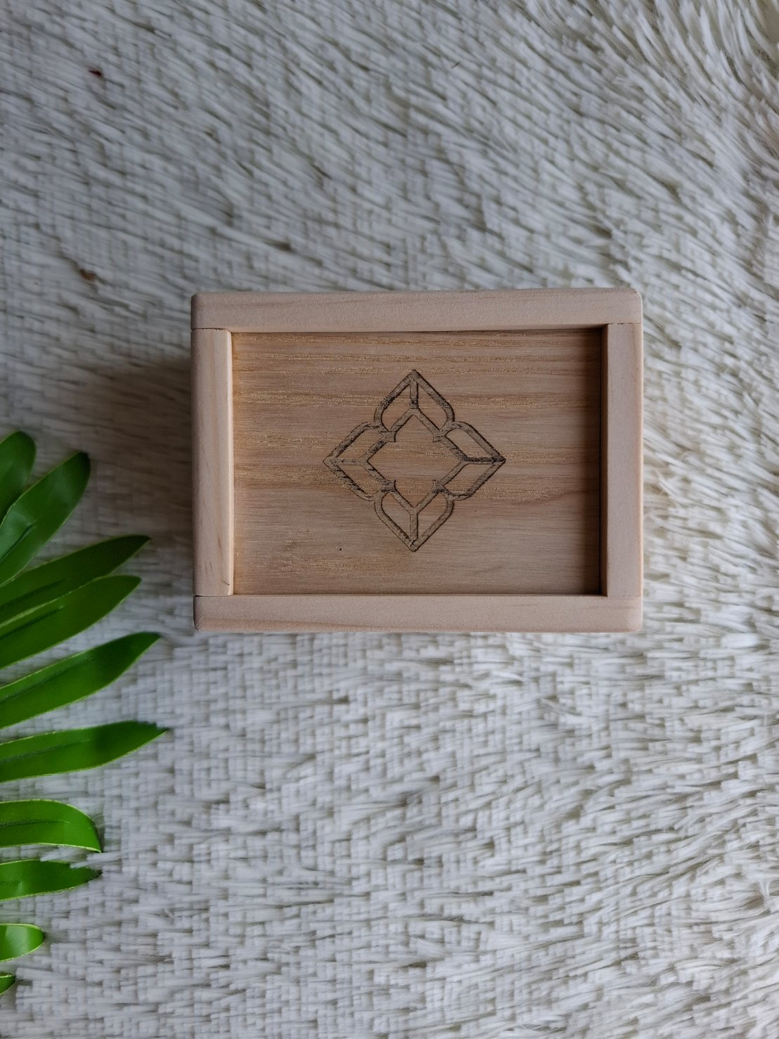 กล่องไม้ฝาสไลด์