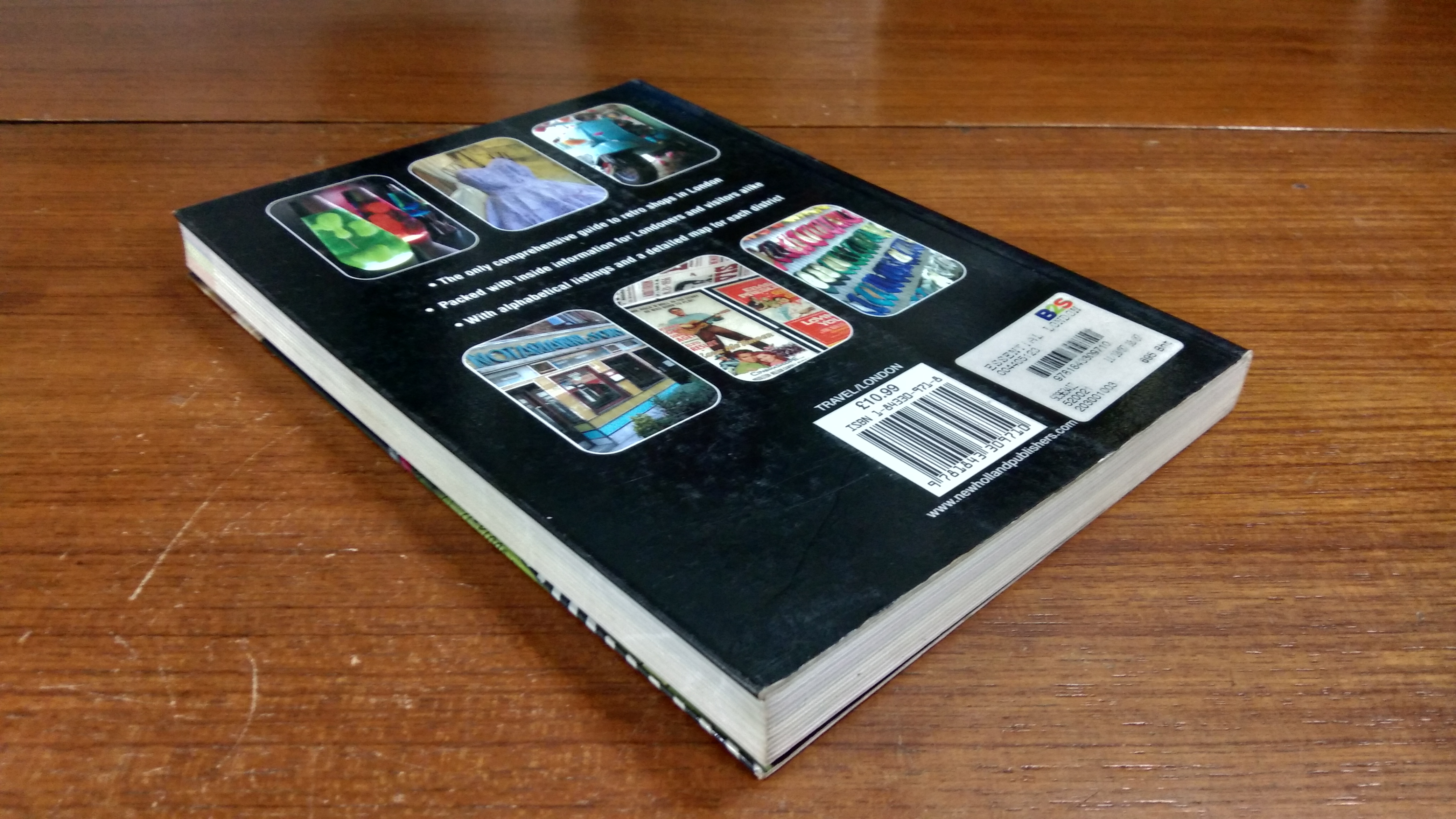 ESSENTIAL GUIDE TO LONDON'S RETRO SHOPS / CLIVE DUNKLEY