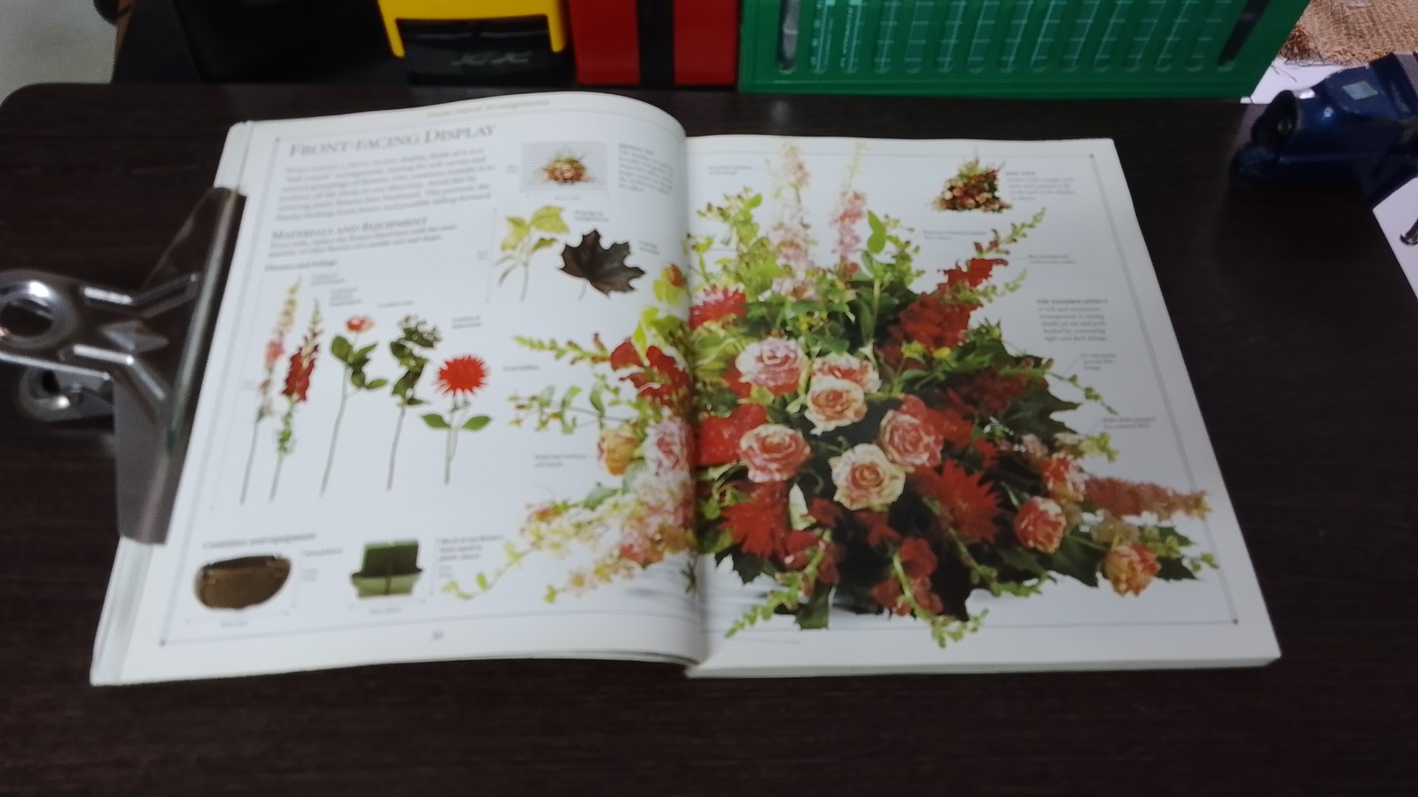THE COMPLETE GUIDE TO FLOWER ARRANGING / JANE PACKER