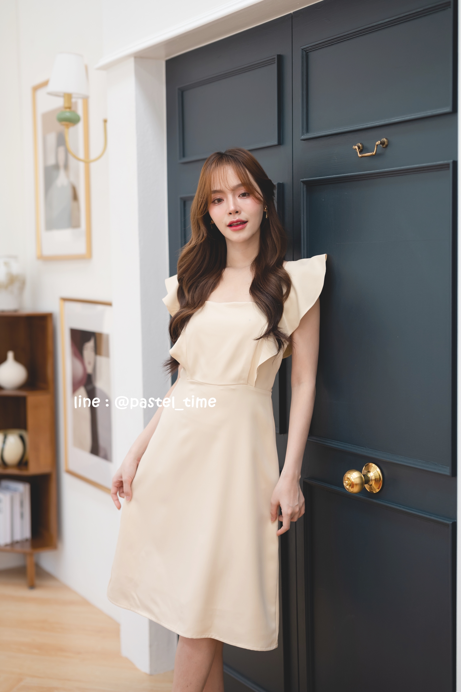 Rika Ruffle Dress : สีครีม