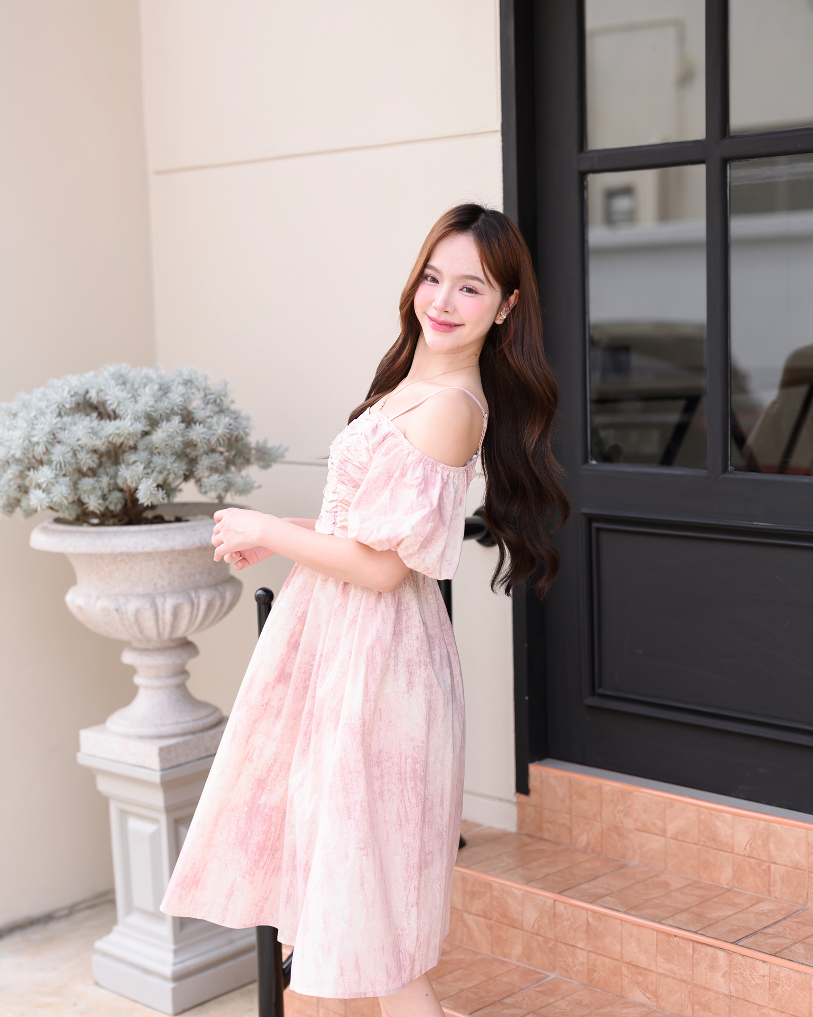 Pastel Puff Sleeve Dress เดรสเปิดไหล่แขนพอง : สีชมพู