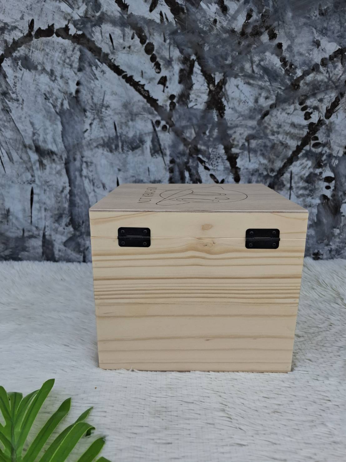 กล่องไม้ใส่โมเดลตุ๊กตา