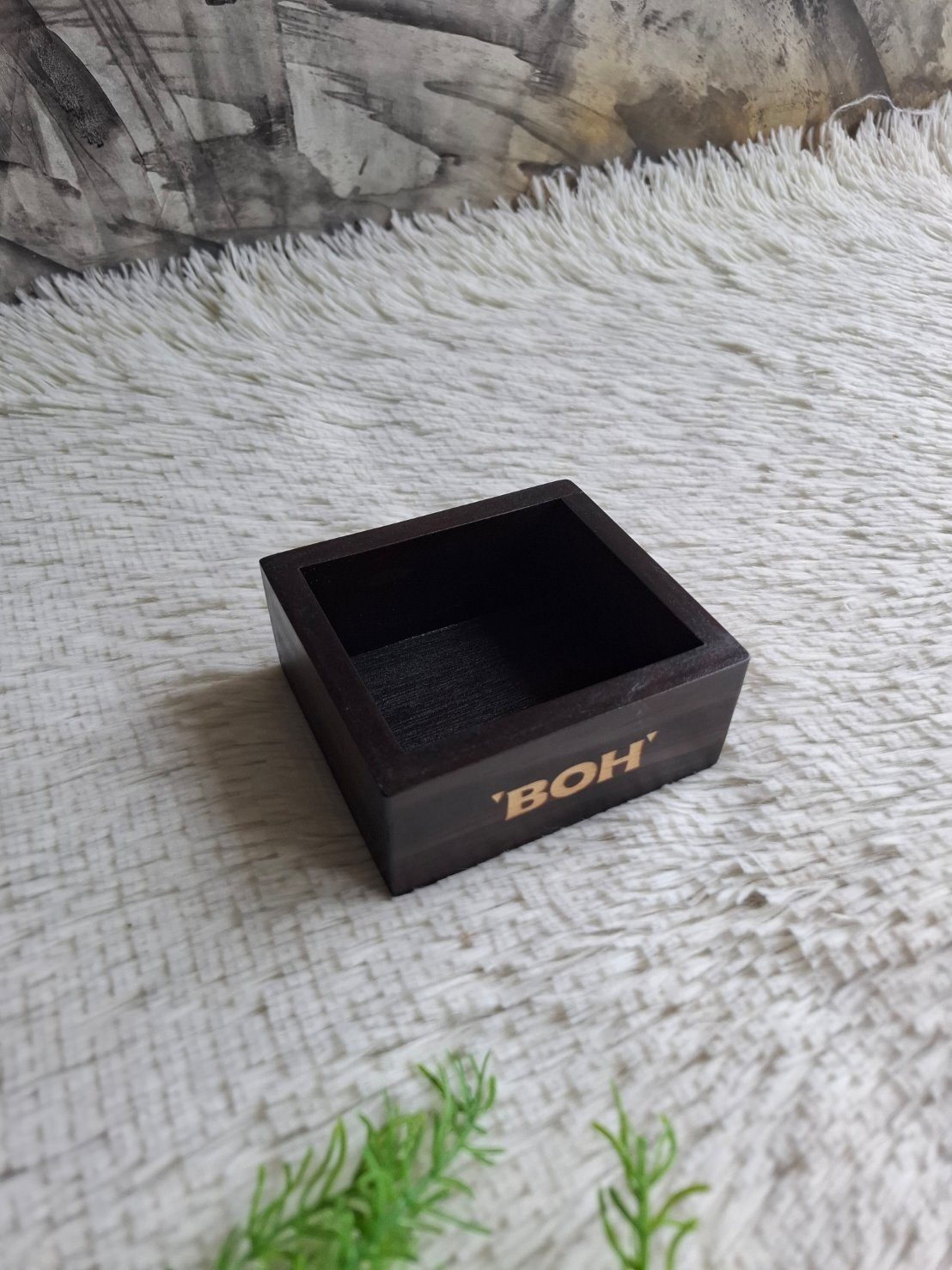 ถาดไม้สน