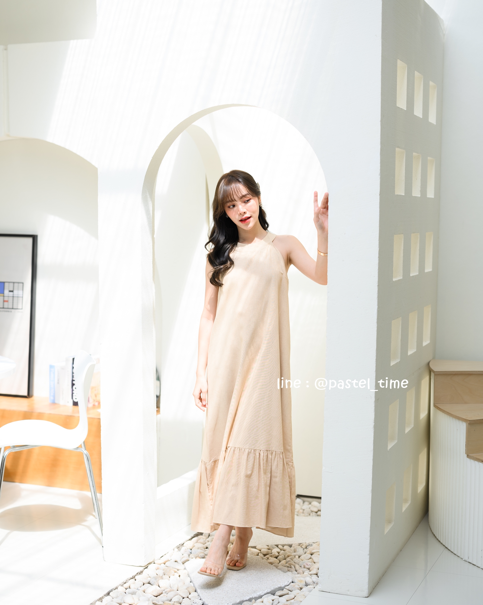 Clio Vest Linen Maxi dress - สีเบจ