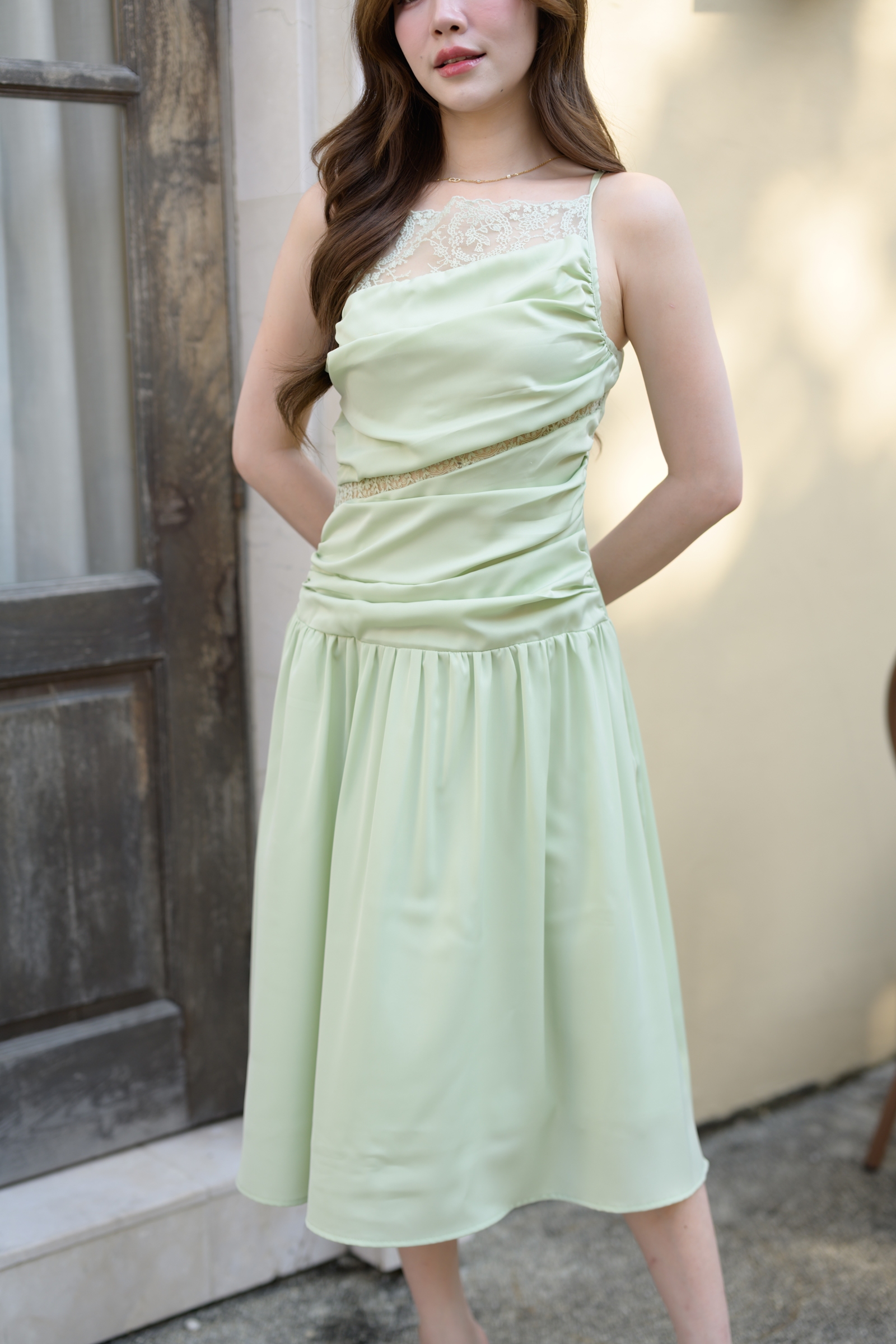 Elise Draped Lace Midi Dress : สีเขียว [Made by Pastel Time]