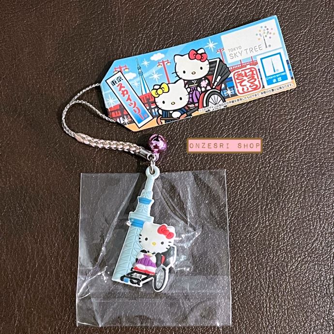 ที่ห้อยมือถือ/พวงกุญแจ Hello Kitty Tokyo Skytree (Limited) ลายรถลากญี่ปุ่น มีกระดิ่งห้อย ทำจากยาง ขนาด 2 x 5 ซม.