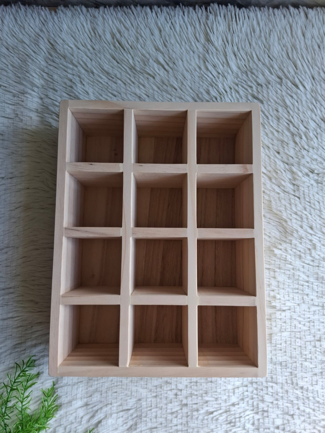 ถาดไม้สน