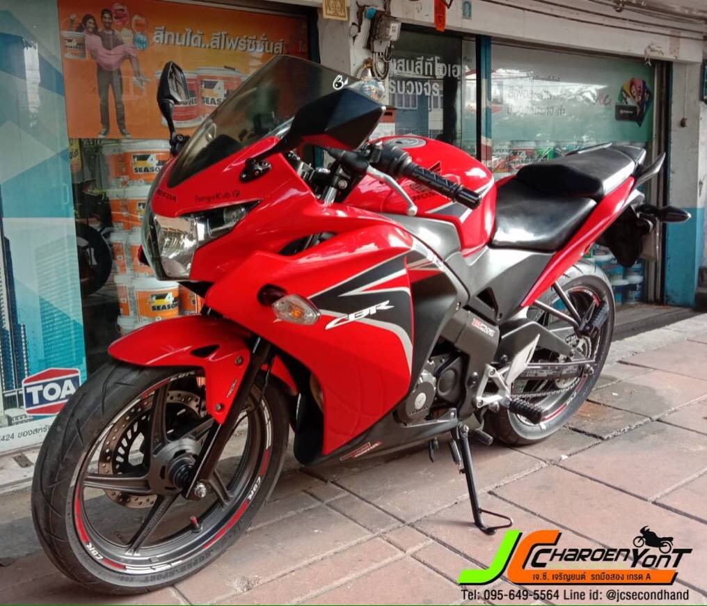 "หนุ่มใหญ่"สภาพดี รถบ้านมือเดียวกับ HONDA CBR 150R จดทะเบียนกลางปี54 สภาพสวยเดิม เครื่องเงียบเลยจ้า รอบเร่งตามมือ ชุดสีเดิมสวยแท้ทั้งคันไร้รอยล้ม