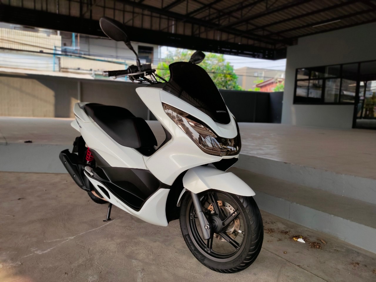รถบ้านยอดฮิต มือเดียว เดิมจัด HONDA PCX150 ปี2016 รหัสสินค้า #4869 เครื่องเดิม ชุดสีแท้ทั้งคัน รอยการใช้งานน้อย
