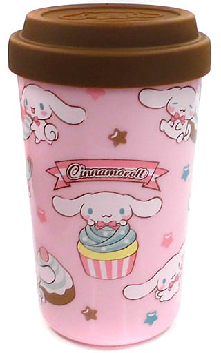แก้วพลาสติก Cinnamoroll Choco Mint Tumbler สีชมพู ฝาเป็นซิลิโคนสีน้ำตาล ขนาด 14 x 8 ซม. ไม่มีวางขายทั่วไป เป็นแบบต้องลุ้นกับทางหน้าร้าน Sanrio ที่ญี่ปุ่นเท่านั้น