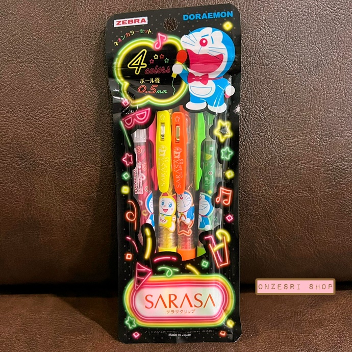 Set ปากกา Zebra Sarasa Clip จากญี่ปุ่น ลาย Doraemon แบบ Neon หัว 0.5 รวม 4 แท่ง หมึกสี Neon Pink, Neon Yellow, Neon Orange, Neon Green