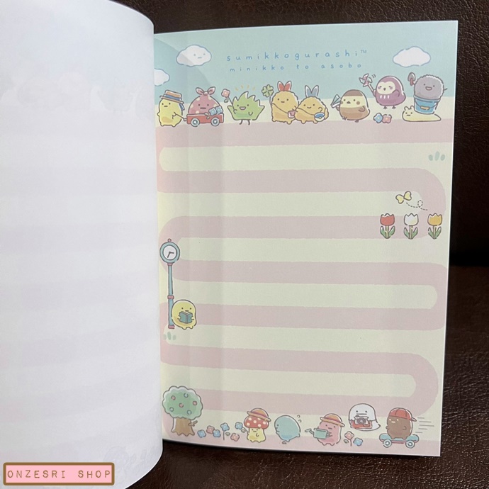 สมุดเล่มเล็ก Sumikko Gurashi Minikko to Asobo แบบสีฟ้า ขนาด 14.8 x 10.5 x 1.3 ซม. มี 4 ลาย รวม 120 แผ่น