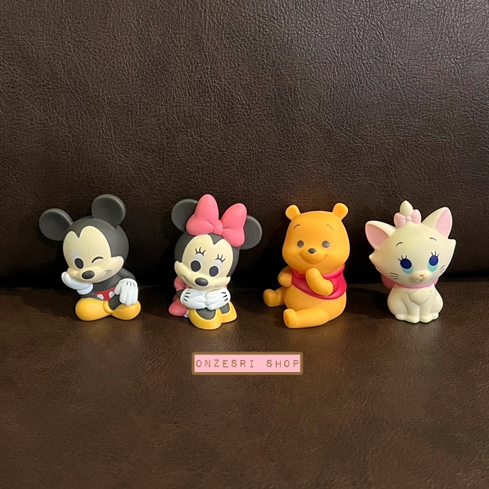 โมเดล Disney Characters A little sitting Soft Vinyl Figure ขนาดสูง 6 ซม. กว้าง 3 ซม. ตัวใหญ่ น่ารัก ตั้งได้ มี 4 แบบให้เลือก (สีจริงจะไม่ขาวเท่ารูปในเว็บนะคะ อย่างแมวมารีจะออกแนวสีครีม ๆ หน่อย)