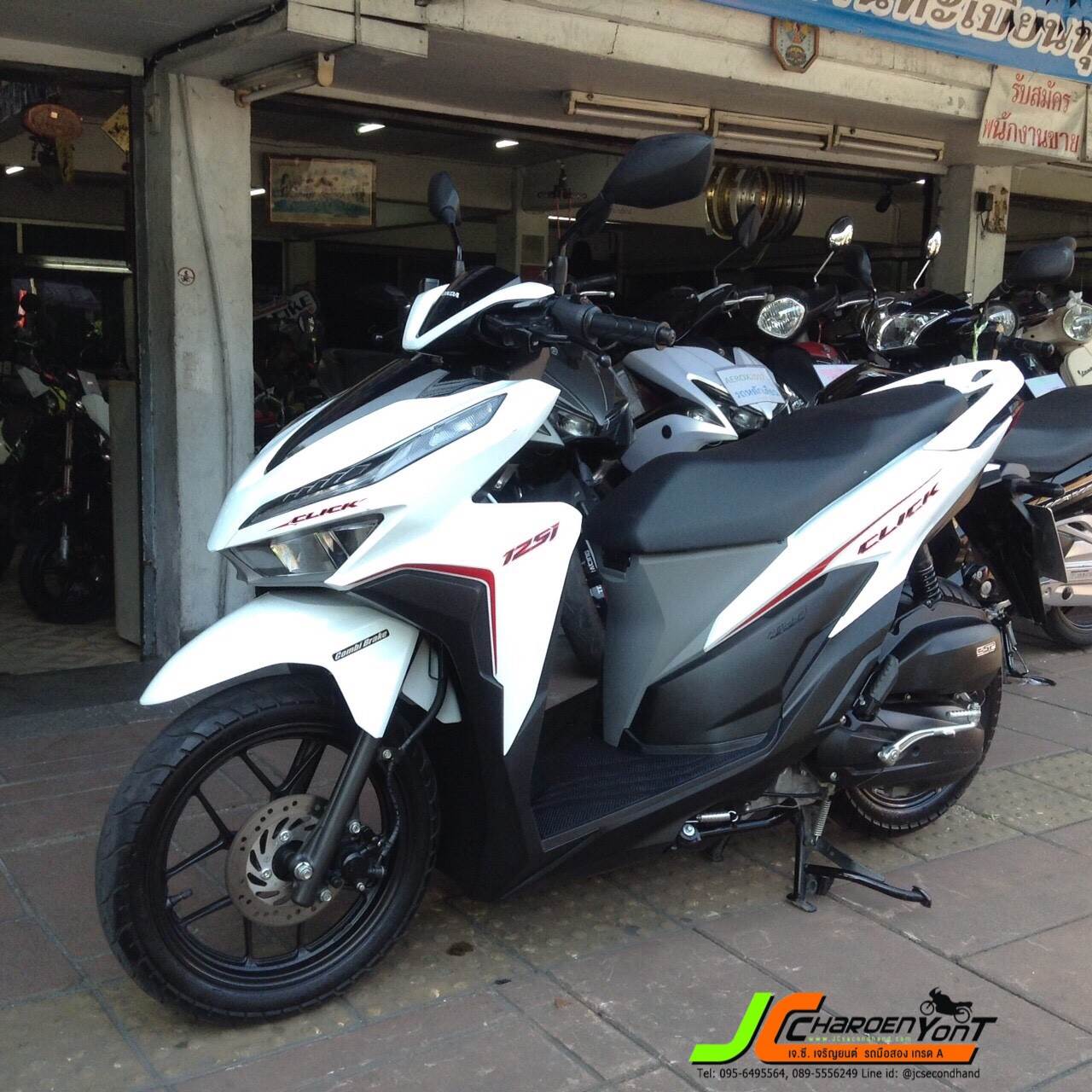 "รถบ้านแท้อายุ 1 เดือน" มาพร้อมโปรแรง *3700 ไม่รวมประกันรถหาย กับ HONDA CLICK125i 2018 ตัวTop จดทะเบียนปลายปี61 รถมือเดียวซื้อสดมา ไมล์แท้ 2,xxxโล สภาพน้องป้ายแดง มาพร้อมระบบ combine brake &idling stop