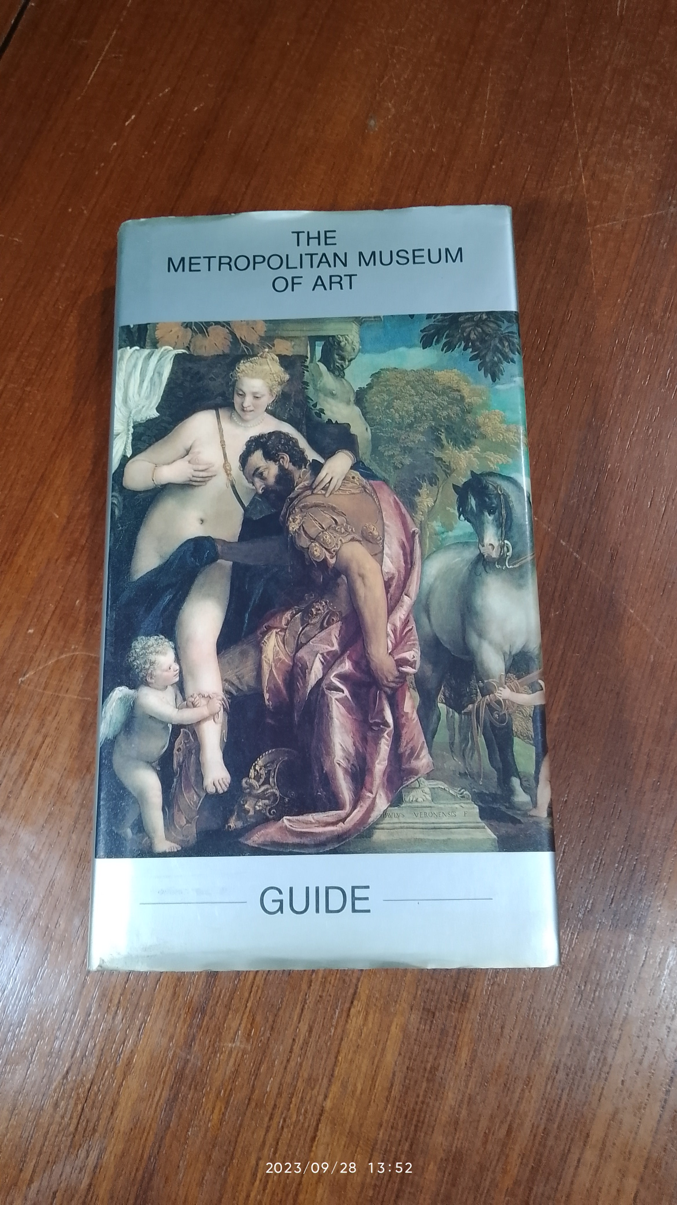THE METROPOLITAN MUSEUM OF ART GUIDE