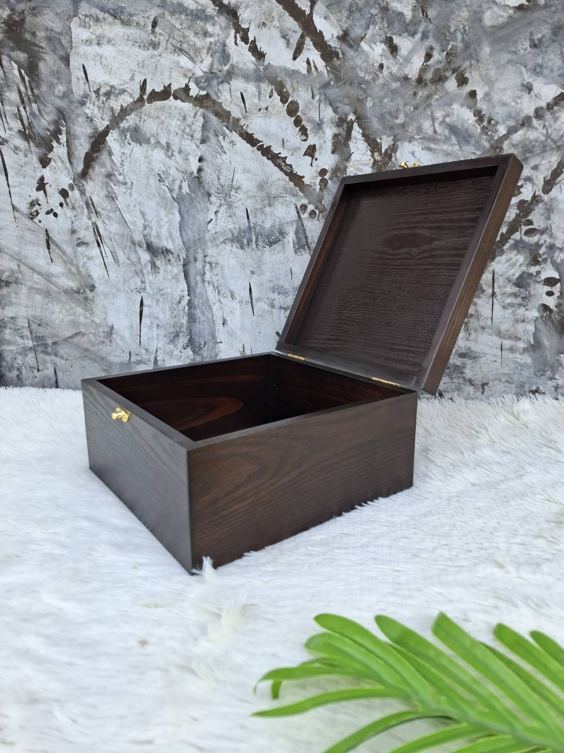 กล่องไม้ฝาล็อค