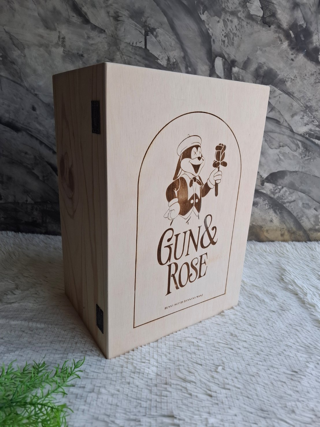 กล่องไม้สนฝาล็อค