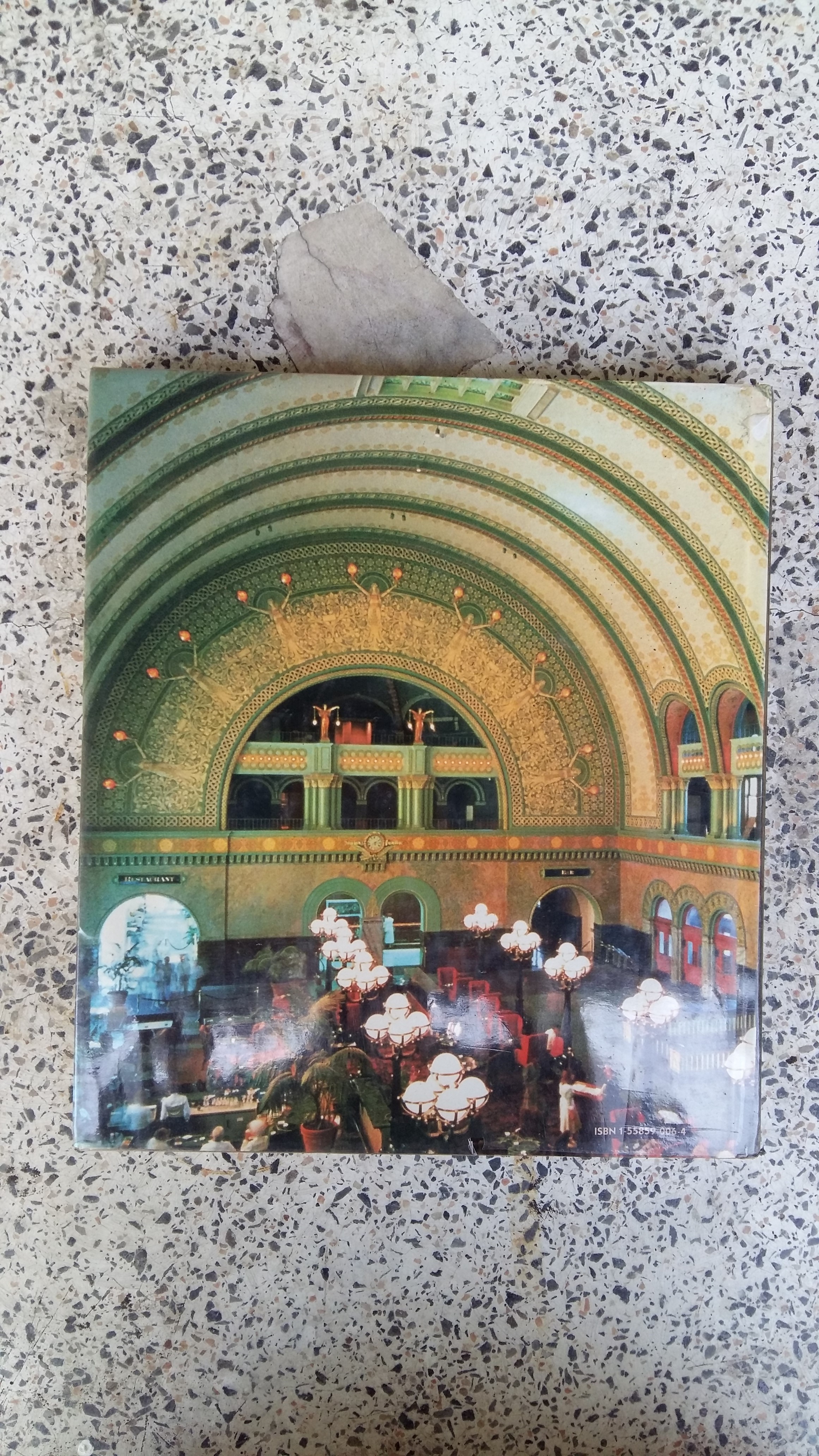 RE ARCHITECTURE / OLDBUILDINGS NEWUSES