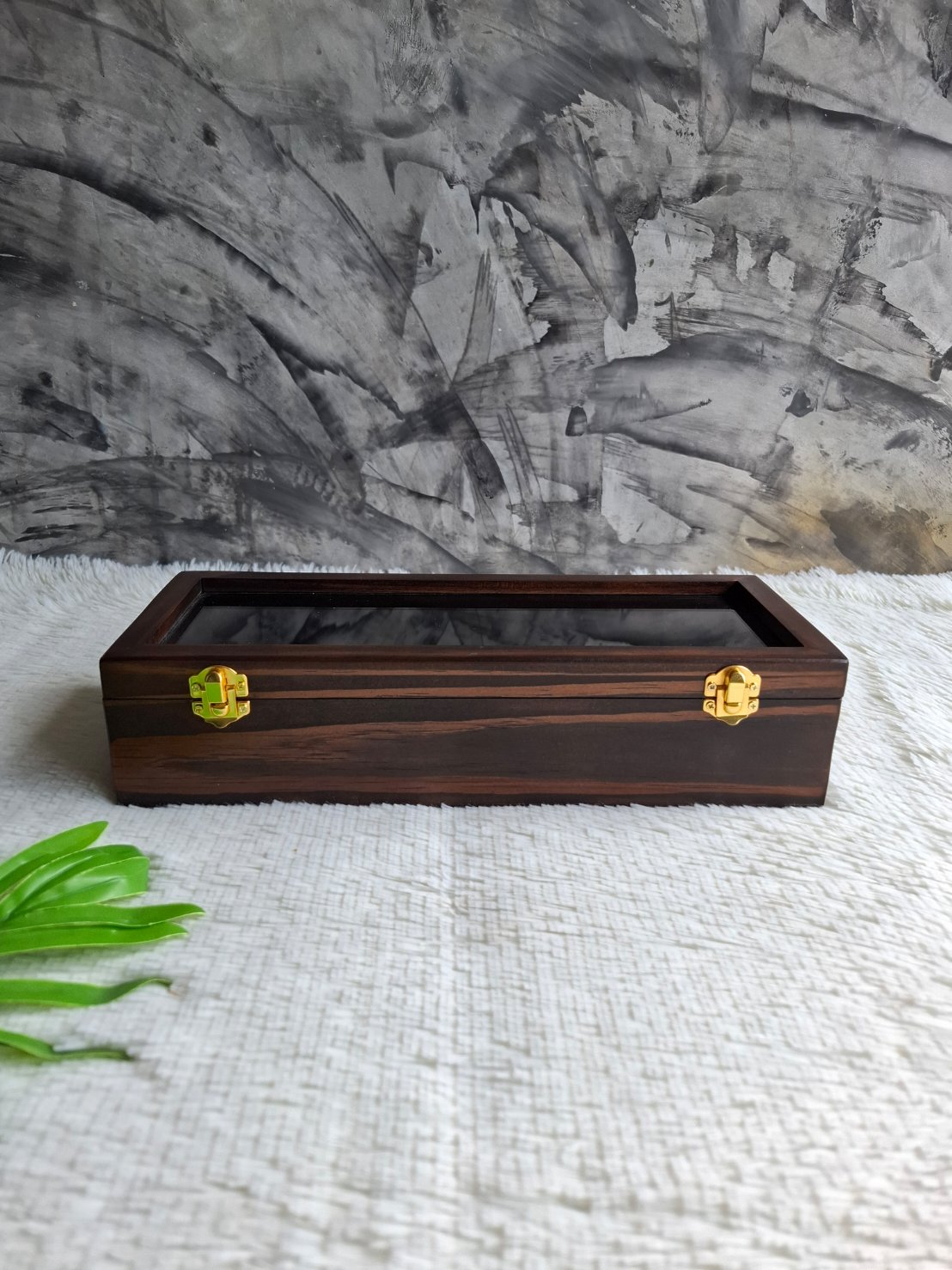 กล่องไม้ฝาล็อคกระจก