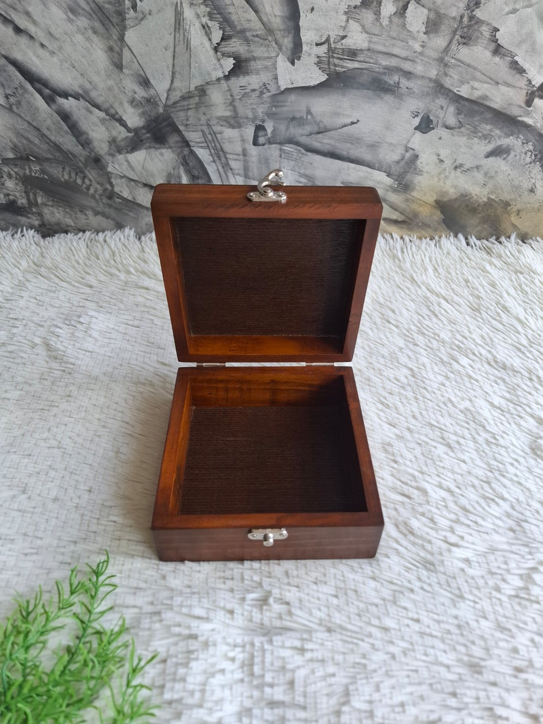 กล่องไม้สนฝาล็อค