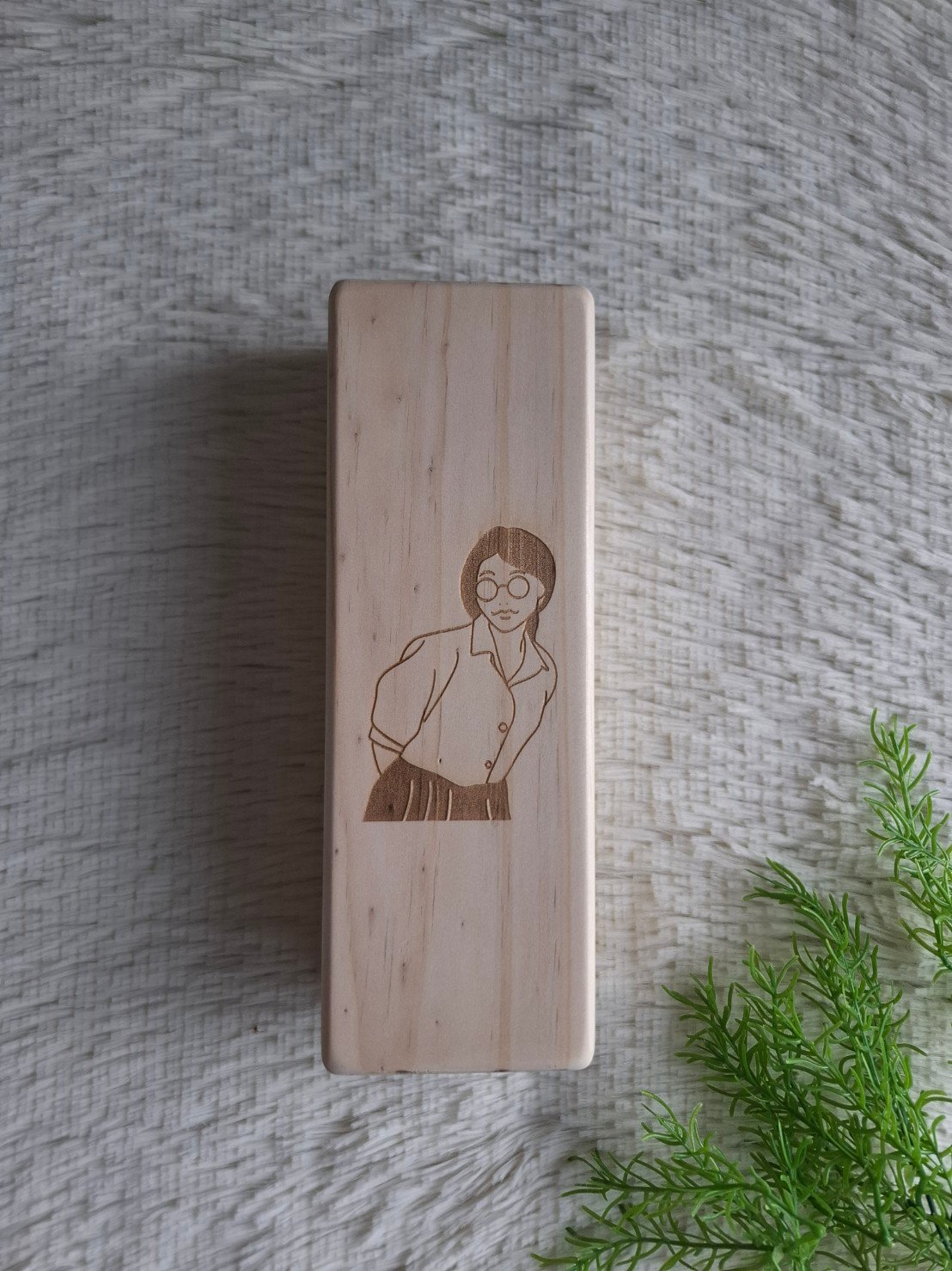 กล่องไม้ฝาครอบ