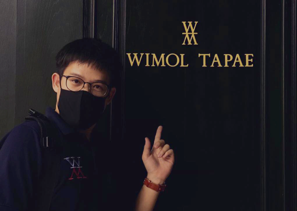 wimol-tapae wimol watch ปลอดภัย มั่นใจ ตรวจเช็คทำความสะอาดสินค้า ก่อนจัดส่งให้ลูกค้าทุกชิ้น ทางร้านดูแลความสะอาดทุกวัน มีการทำความสะอาด และฆ่าเชื้อโรค พนักงานปลอดเชื้อ รักษาความสะอาด สวมหน้ากากป้องกันเสมอ การจัดส่งสินค้า ร้านเปิด : วันจันทร์ - เสาร์ 9.00 - 17.30 น. (หยุดทุกวันอาทิตย์) ช่องทางขนส่ง : ไปรษณีย์ไทย EMS
