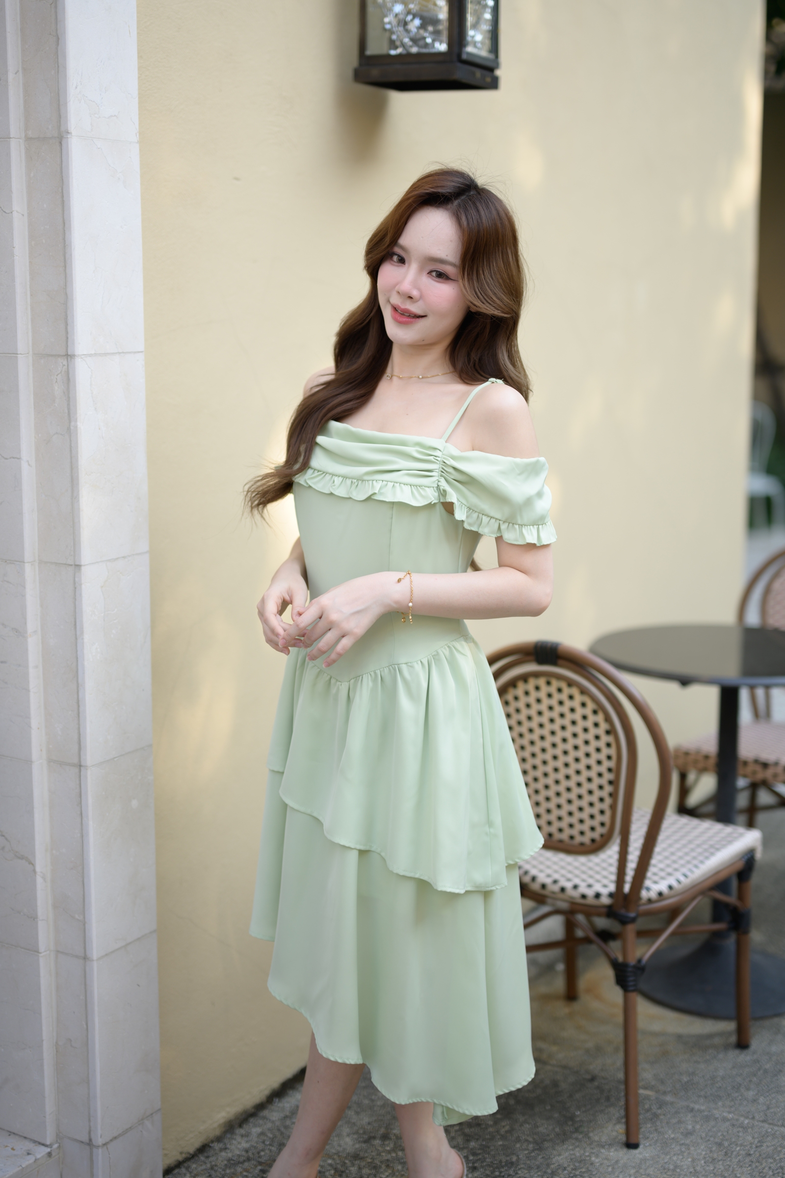 Fleur Classic Asymmetric Midi Dress : สีเขียว [Made by Pastel Time]