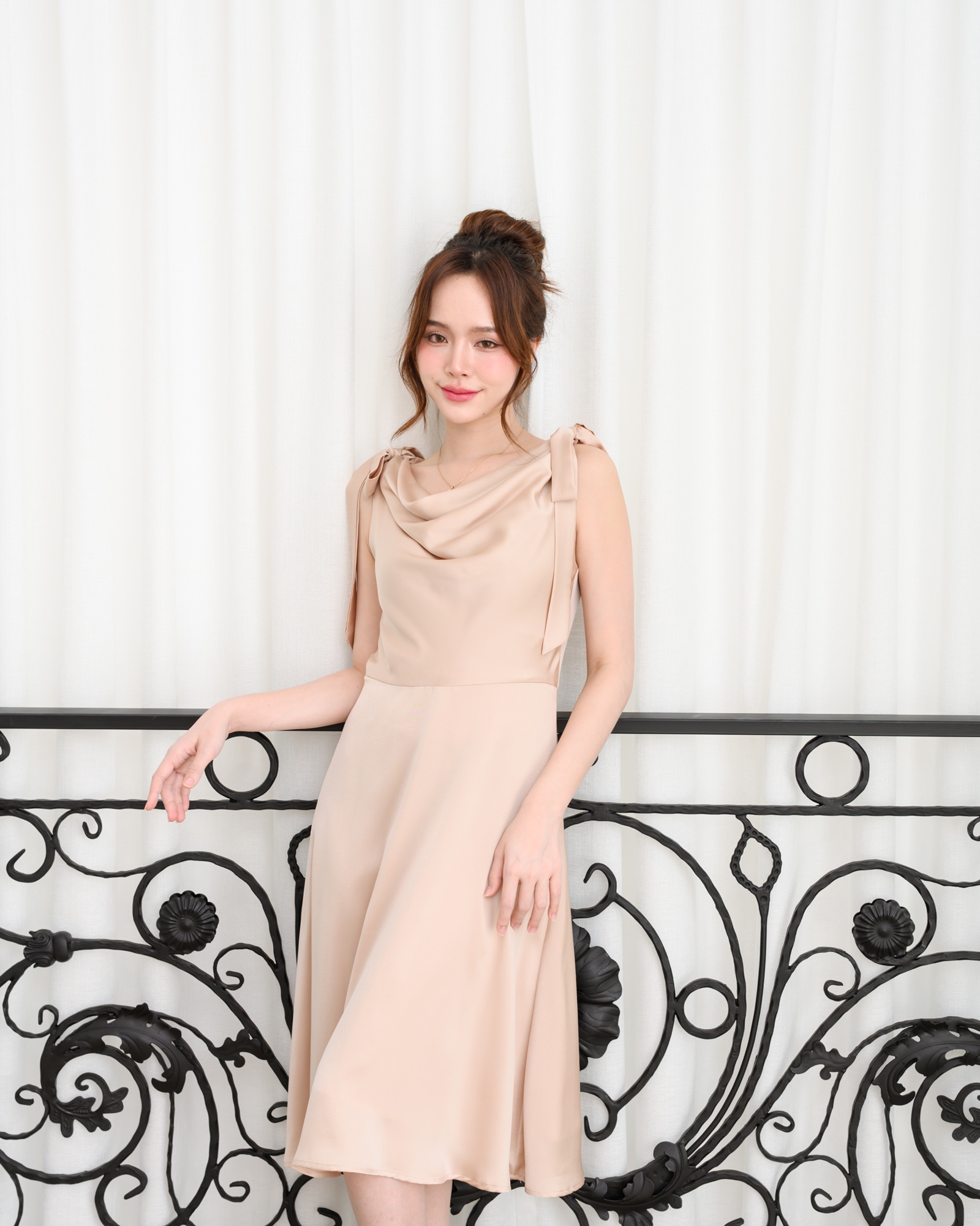 Amour Dress : สีแชมเปญ (โบว์ผูกได้หลายแบบ)